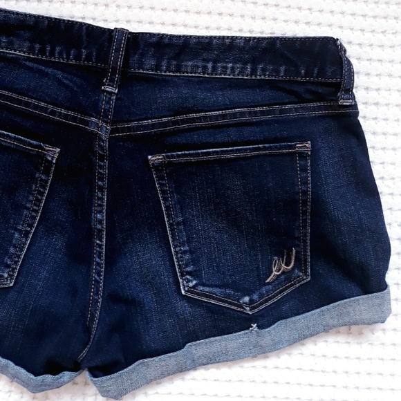 Express Shortie Rolled Cuff Denim Jean - Shorts Size 4 Dark Wash Shorts - Picture 7 of 10